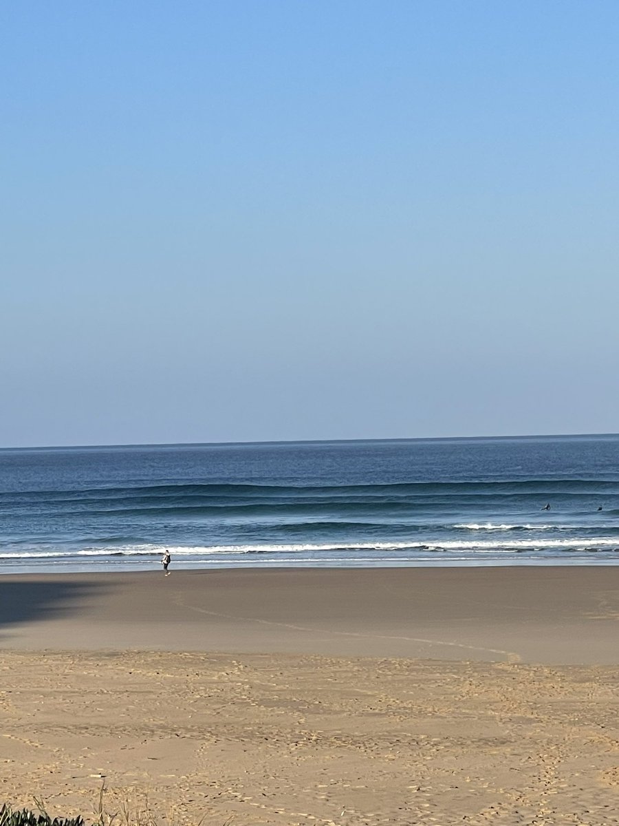 algarvesurfing's tweet photo. right waves today at the #algarve #wave #perfectwaves #portugal #surfing #travel https://t.co/iajk1cjmRp