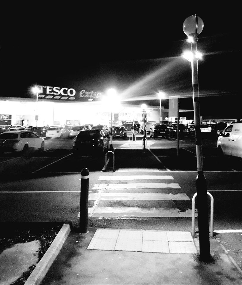 mydogateart's tweet photo. @BraydenCreation #Tesco #Roborough #Devon UK #blackandwhitephotography https://t.co/A9tRVBIXmO