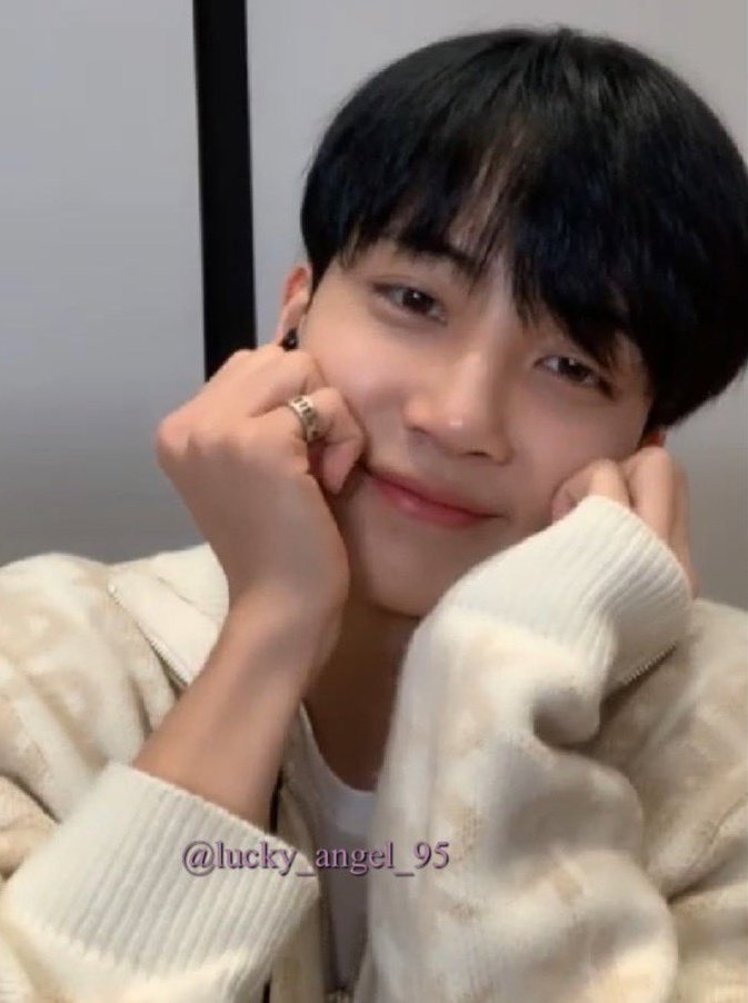 JEONGHAN TODAY SO CUTE 🥰