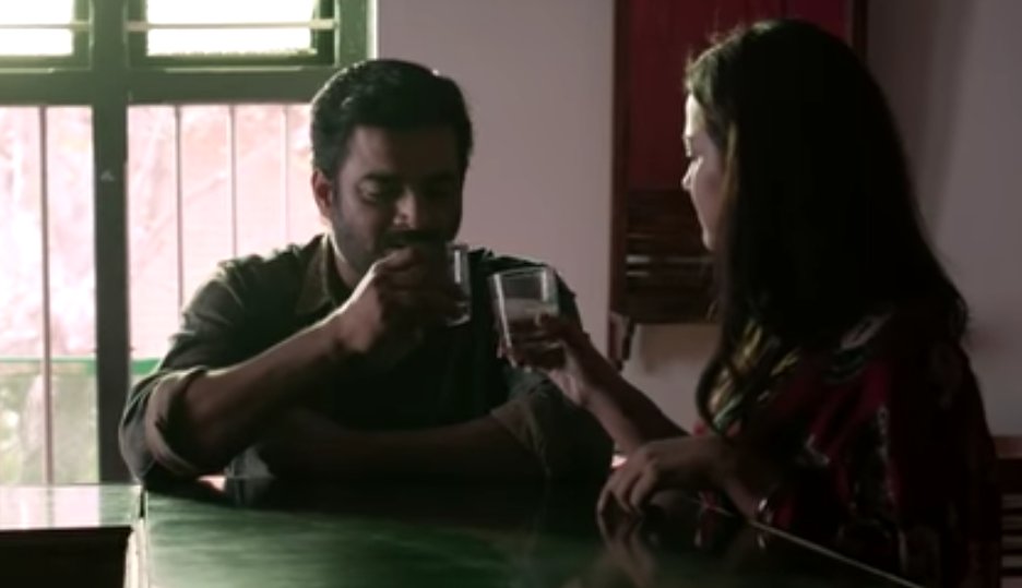 renusathish12's tweet photo. அவன் : இவங்க லாயரா?
ஓகே இது சரிபட்டு வராது.

விஸ்கி லார்ஜ் வித் ஐஸ்....
அவள்: விஸ்கி லார்ஜ் வித் ஐஸ்....

 ஃபர்ஸ்ட் லுக்ல சரிவராலனாலும்  வாழ்க்கைய  எப்படி சரிபடுத்திகிட்டு வாழுறாங்க. திருந்துங்க மக்கா https://t.co/9FQFbWudsB