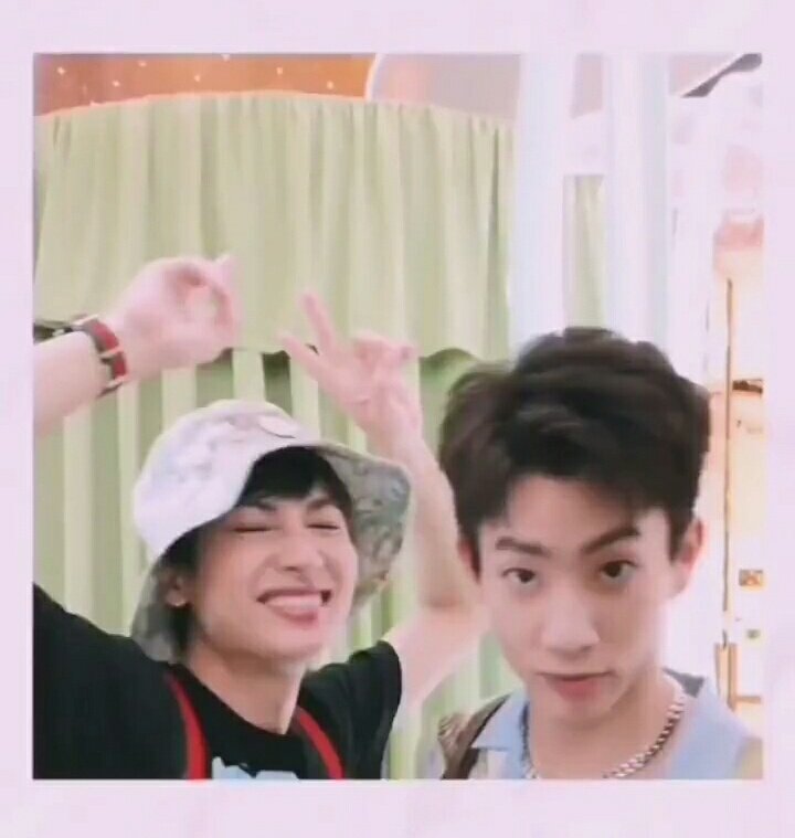 TreeNeeeTEE's tweet photo. They sure enjoyed their photoshoot together.💚
#GucciTiger #PraewXOffGun #ออฟกัน https://t.co/lcKVVJuF0F