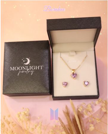 maika_0115's tweet photo. #BTS #ARMY #ARMYPH 
BTS INSPIRED SET COLLECTION ( necklace + earrings)
comes with a premium box or mini paper bag.
WANT ONE?
JUST CLICK THE LINK BELOW.
https://t.co/6VQgOpIZFr https://t.co/Z7T52ycilA