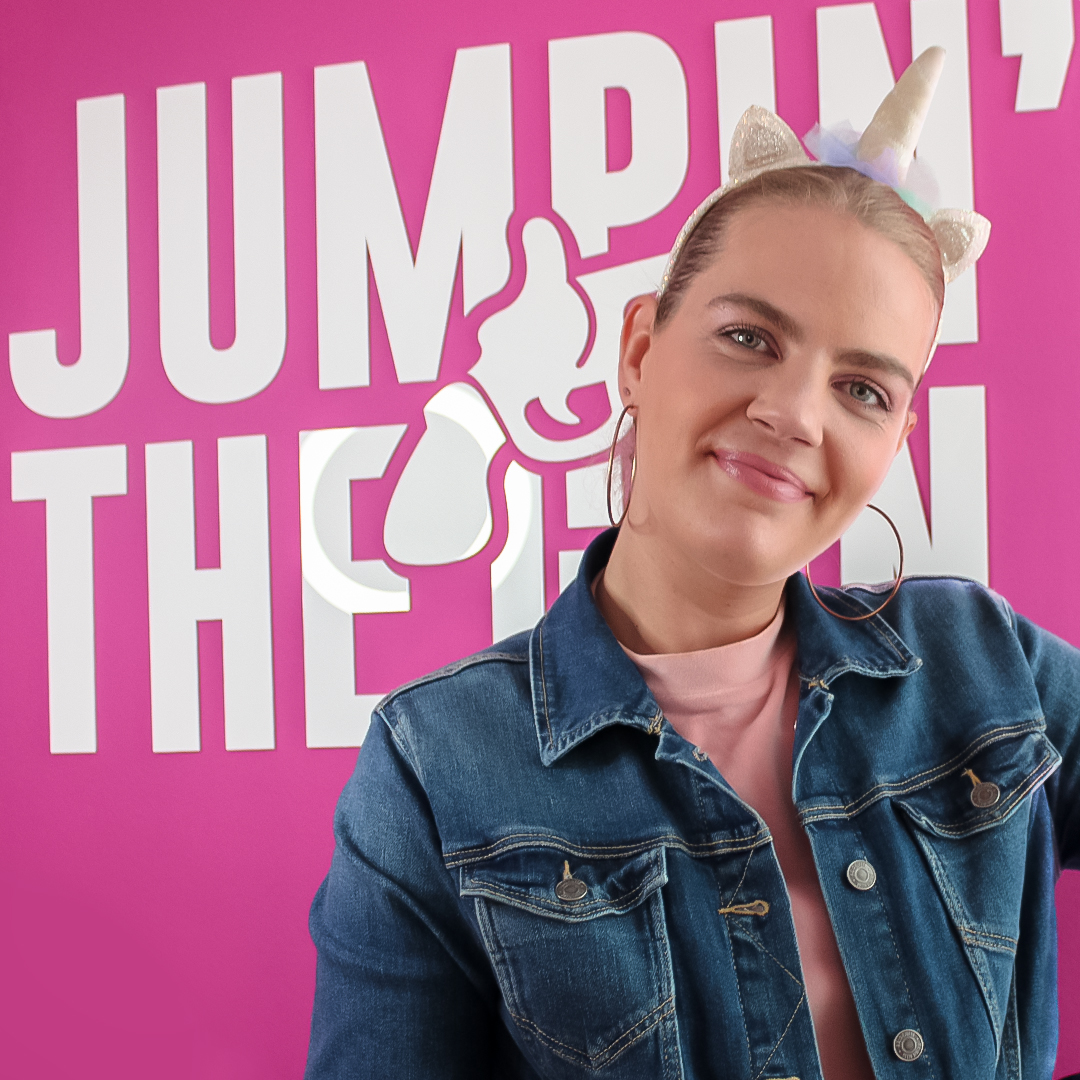 Ladies and gents, can we please cue a hectolitre of glitter ✨, organise a clutter of cats in pink bowties 🐈🎀, pop some top-shelf bubbly 🥂 and get a party started 🎉 BECAUSE IT'S Michelle 'Fun' Sittert's BIRTHDAY y'all!! <a href="/Mich_VS/">Michelle van Sittert</a> 💖