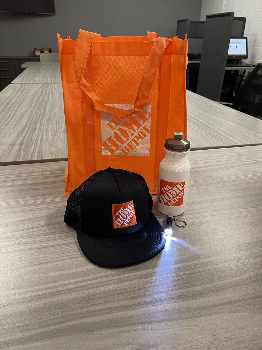 ķ𝔞Ⓛ 𝐍คЌ𝔞Mᑌᖇα (@2scoops_rice) on Twitter photo Thank you <a href="/RDC5641/">Tracy RDC 5641</a> for sending us a thoughtful set of cool HD Gear! My Team ❤️ them and will put them to good use! <a href="/HomeDepot_6620/">Power Inn Home Depot</a> Thank you <a href="/RDC5641/">Tracy RDC 5641</a> for sending us a thoughtful set of cool HD Gear! My Team ❤️ them and will put them to good use! <a href="/HomeDepot_6620/">Power Inn Home Depot</a>