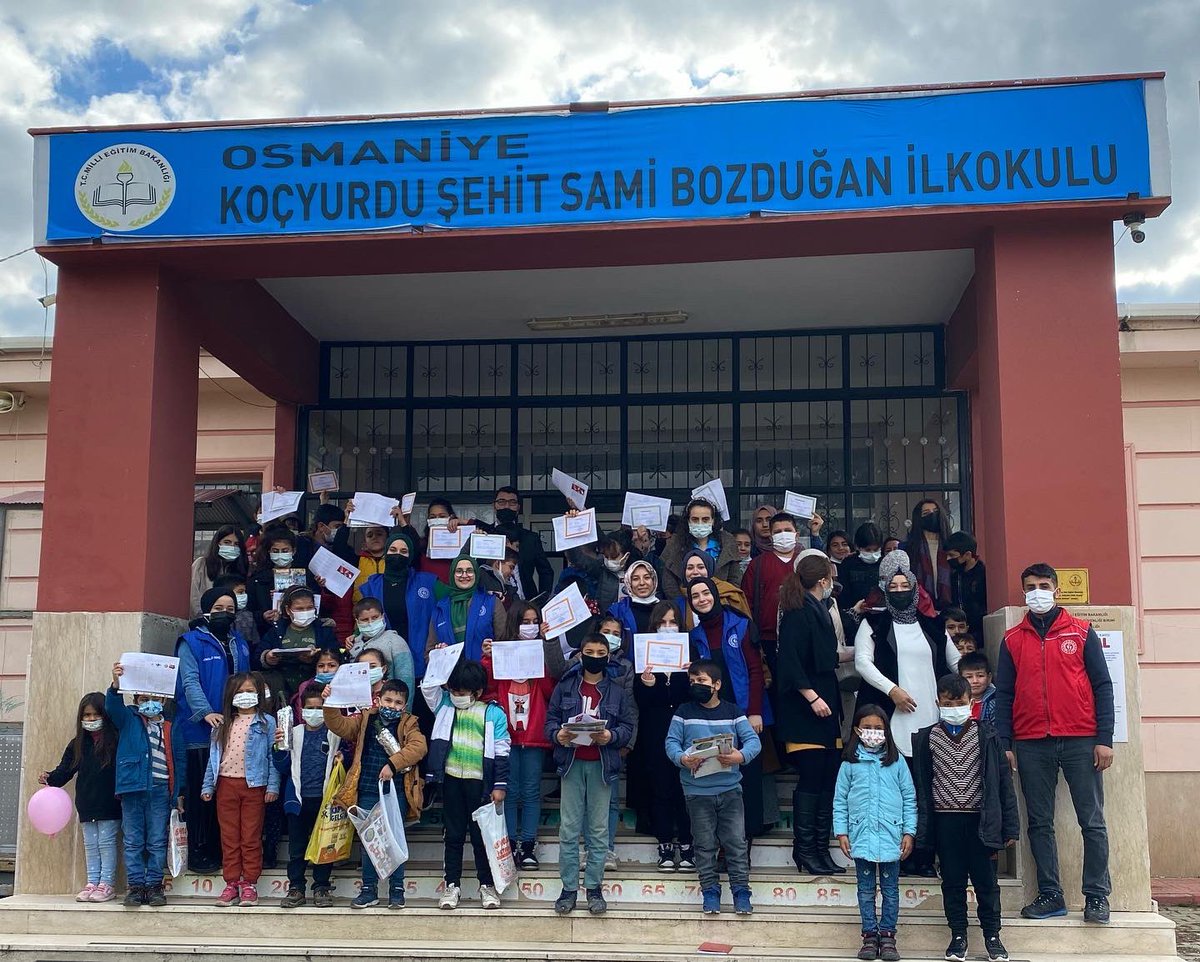 Miniklerimizin karne heyecanını paylaştık.
"Tüm öğrenci ve öğretmenlerimize sevdikleriyle geçireceği iyi tatiller diliyoruz.”
Merkezimiz ara tatilde  sizleri bekliyor…🤗
#GSBGM