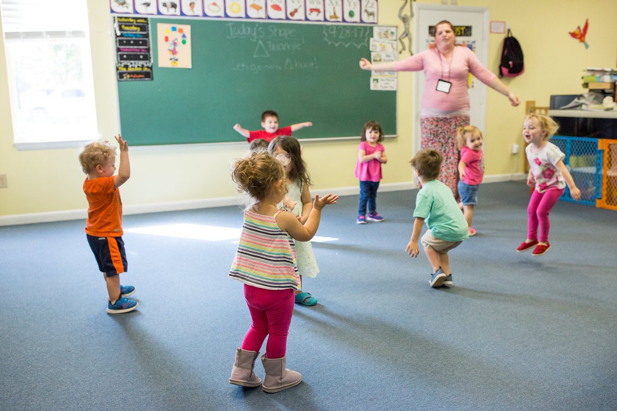 HelpThemGrow's tweet photo. “Okay everybody! Let’s be…animals! Everybody do what your favorite animal does!” 

(@lightoftouch, @DoefulCherub, @KenzieCarterRP, @tjnytorres, @LoveableThrees, @tjnytorres, @TinyHumanScout) https://t.co/sCUmrXkQ8M