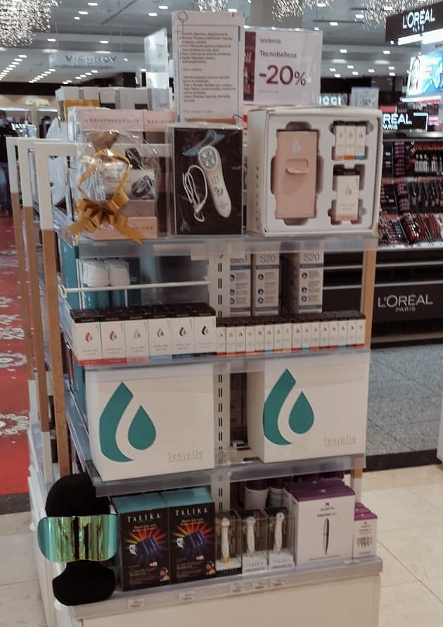 Hemos vivido la gran experiencia de realizar nuestra primera campaña de Navidad junto al Corte Inglés, teniendo la oportunidad de acercar la Cosmética Adaptativa a personas que solo conocían la tradicional para así mejorar el cuidado de su piel.
#LesielleCosmtics #CosteIngles