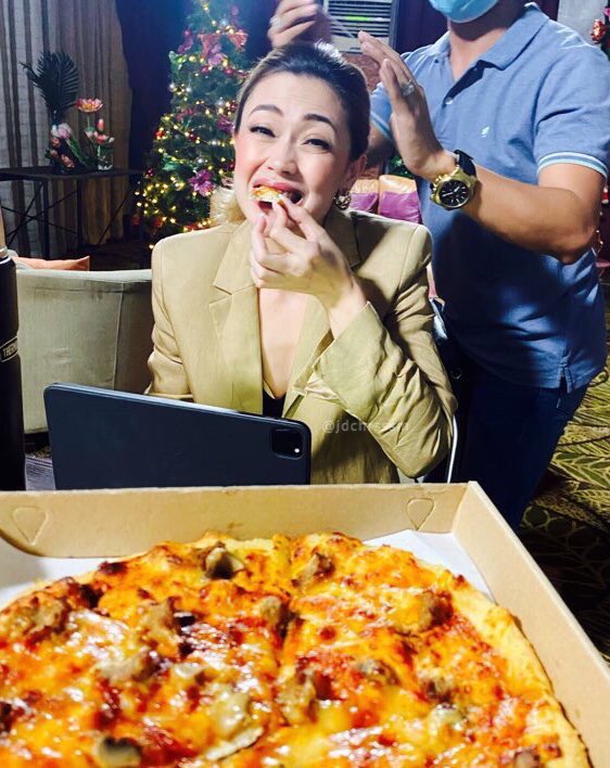 jdchrsssm's tweet photo. my forever pizza girl 🍕💘

@JodiStaMaria https://t.co/QvS9CH5ZXh