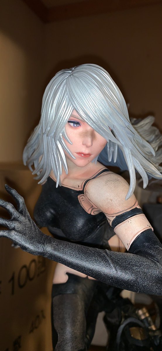 figure_statue's tweet photo. ＃A2 

頭部はロングの方を採用。😊
顔が綺麗ですね。
ホクロも2Bと一緒の位置にあります。
表情も雰囲気出てますね。😆

しなやかな肢体
首から下にかけて、人工皮膚の荒れた感じもよく表現されてます。

何度見てもかっちょえー🤩

＃NieR 
＃ニーア https://t.co/Txiy7Mjoug