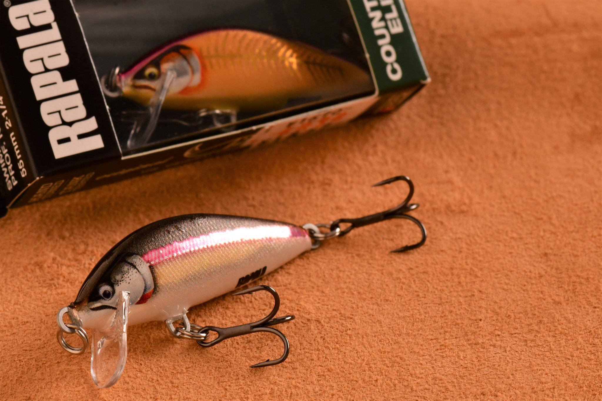 つり人社 ショップの方におすすめしてもらった渓流ルアー カウントダウンエリート ラパラ もう見た目がイケてる これで釣りたい と思わせてくるラパラは偉大 つり人最新号では様々な方のイチオシトラウトルアーが30種類ほど紹介されてます