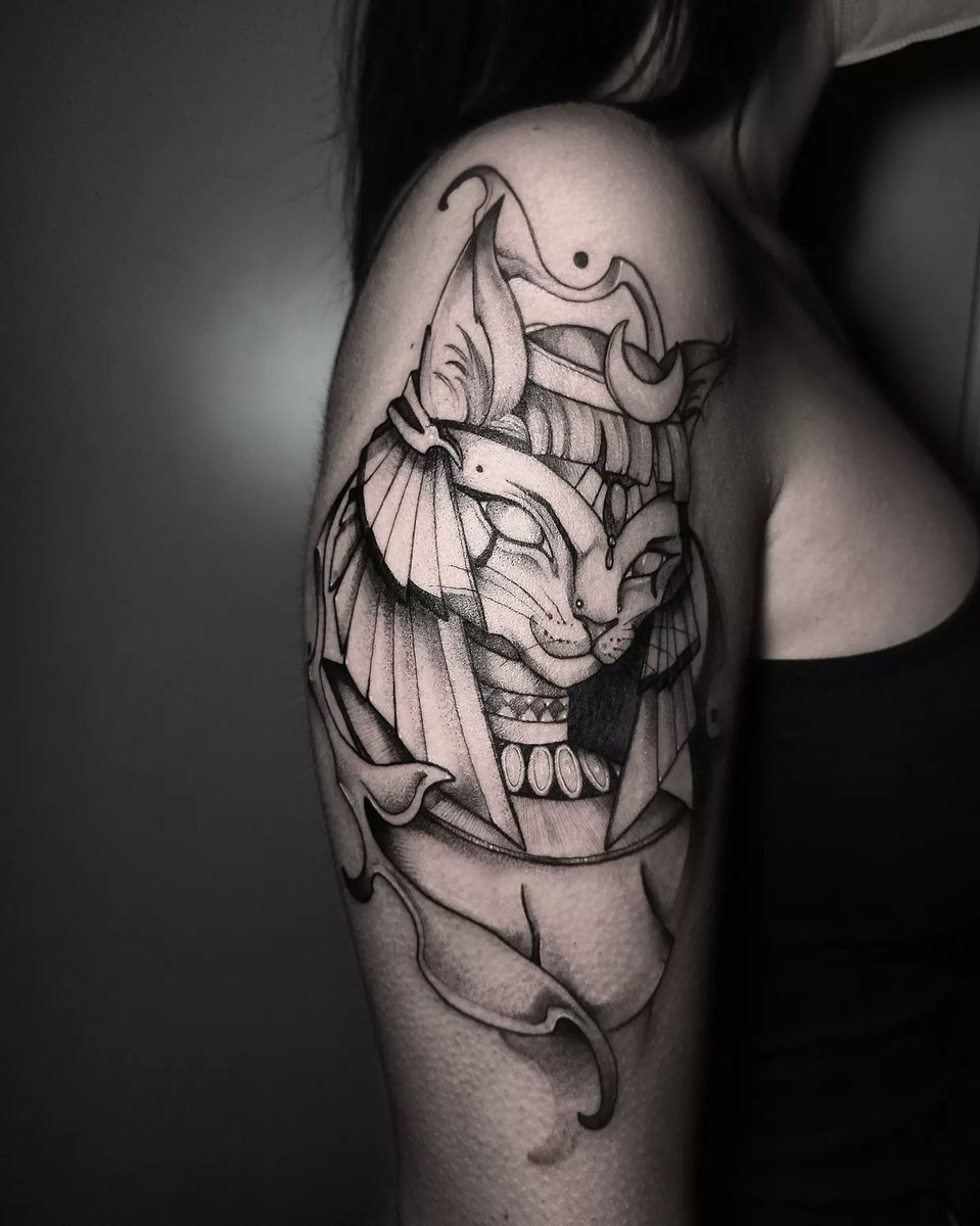 amycurse's tweet photo. Some of my works 🗡️
Hope you like them ❤️
#tattoo #tattooart #blackwork #ArtistOnTwitter #artwork #tattooartist #tattoodesign https://t.co/BeKIeHMQK1