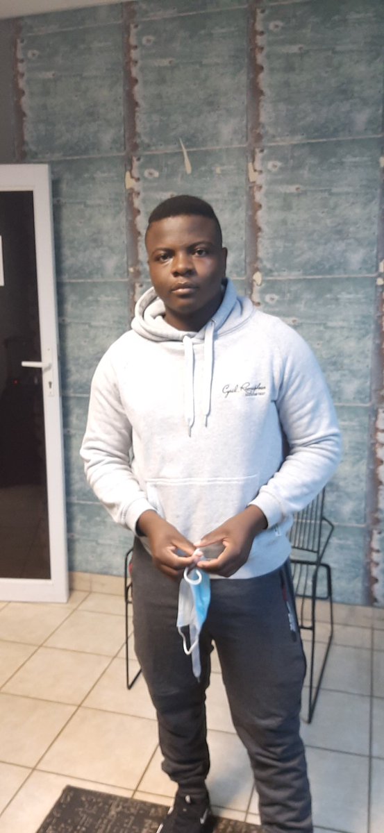 Ntsundenirich's tweet photo. Congratulations to my nephew. He got 100% in Physical Sciences.
Super proud uncle.
#matricresults2021
#AcademicTwitter
#TodayIsToExcel https://t.co/dkikzaxiCK
