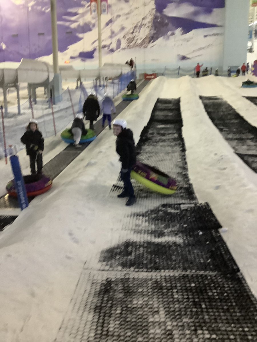 MissBanksClass's tweet photo. Chill Factor fun with Year 5 🥶❄️ https://t.co/gvFqYfA7Da