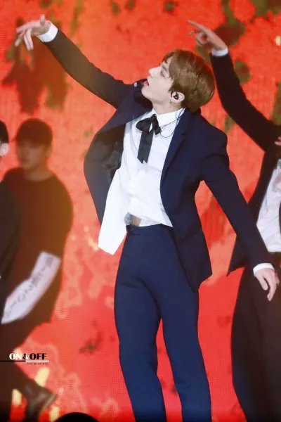 picsofkook's tweet image. 