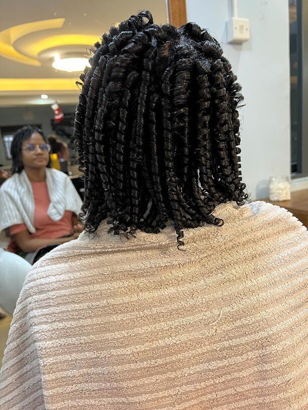 Beinomugisha_'s tweet photo. A right hairstyle can make a woman more beautiful and a beautiful woman unforgettable. Pick your look today from @glamiconsalon and look like an Angel🥰

Call: +256776463635 | +256393194636

#PickALook
#GetTheCareYouDeserve https://t.co/61YPmFyK88