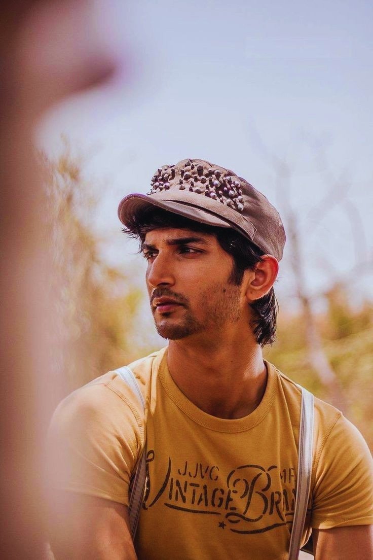 RavalRomeo's tweet photo. Happy birthday @itsSSR
🙂😙 
you will always be in our hearts &amp; you will never be forgotten 💙
#Sushantday
#missingbadly https://t.co/qMAGpFz2Ts