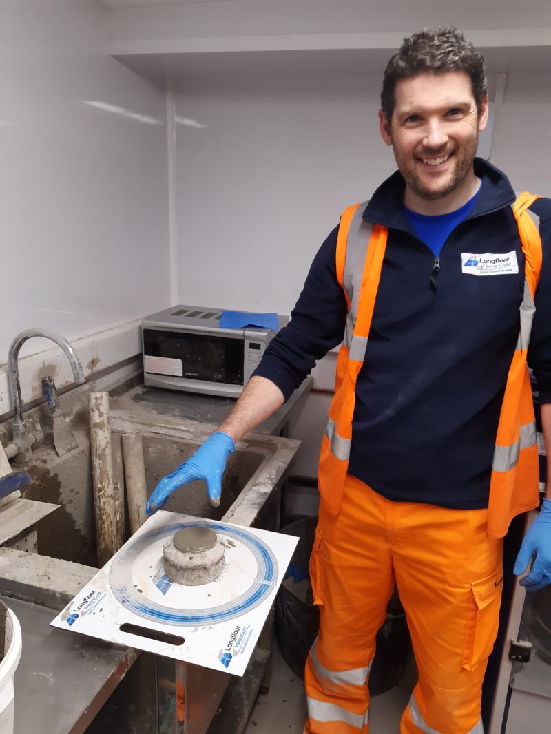 Longfloor tweet media