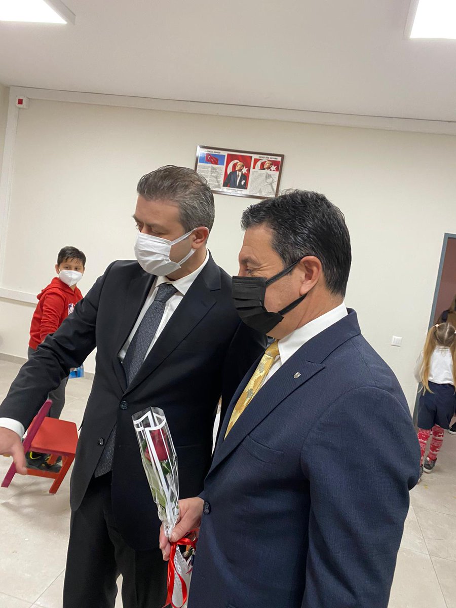 bodrumMEM's tweet photo. 2021-2022 Eğitim-Öğretim Yılı Yarıyıl Karne Töreni Programımız Müdürümüz Sn.@akmeseibrahim  ve @BodrumBel Başkanı Sn. @ahmetarasbodrum  tarafından Konacık Cahit Özvezneci İlkokulu’nda "Sıfır Atık Kitap Şehri Kütüphanesi"nin açılışı yapılarak başladı.
@bilgehanbayar38 
@tcmeb https://t.co/jGM3H3u5kC