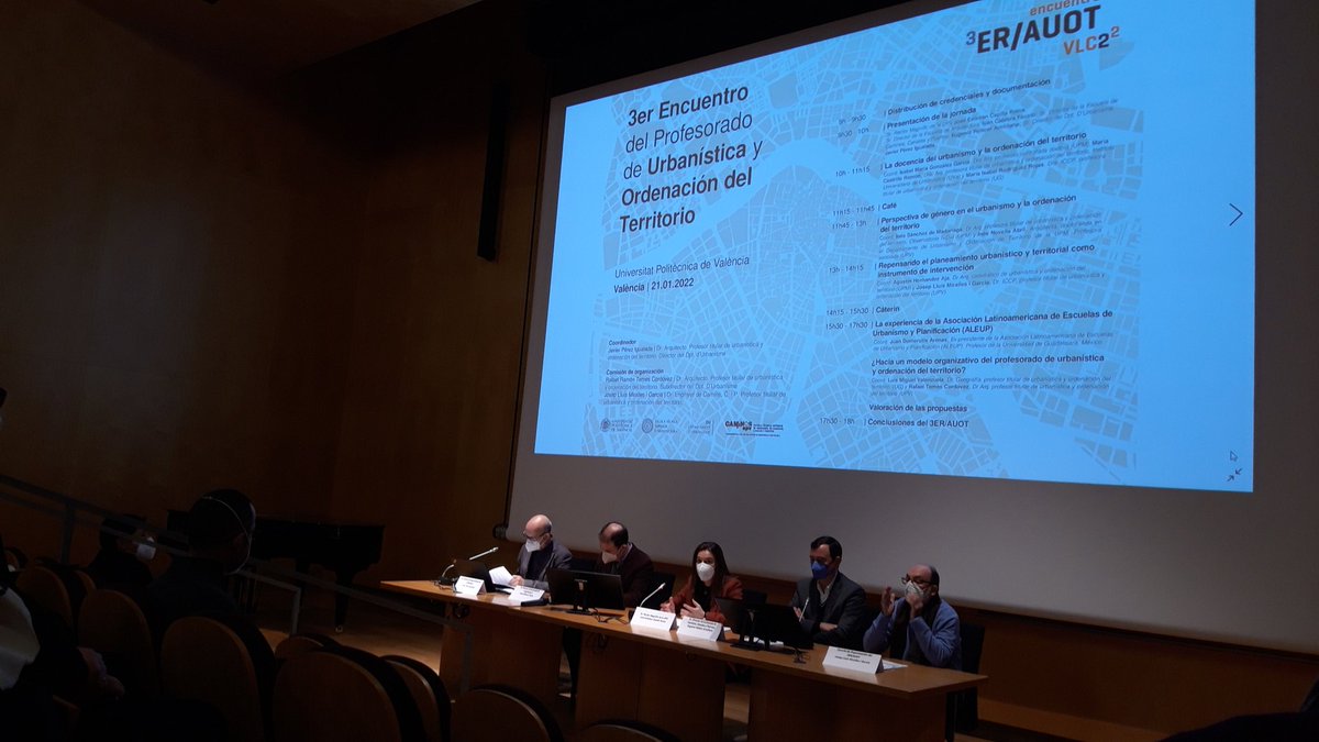 JosemaCoronado's tweet photo. Es una alegría participar en la reunión de profesores de urbanismo #AUOT el la @UPV y saludar a los amigos de @CaminosUPVy su director @PellicerEugenio https://t.co/LzwxWCHcaC