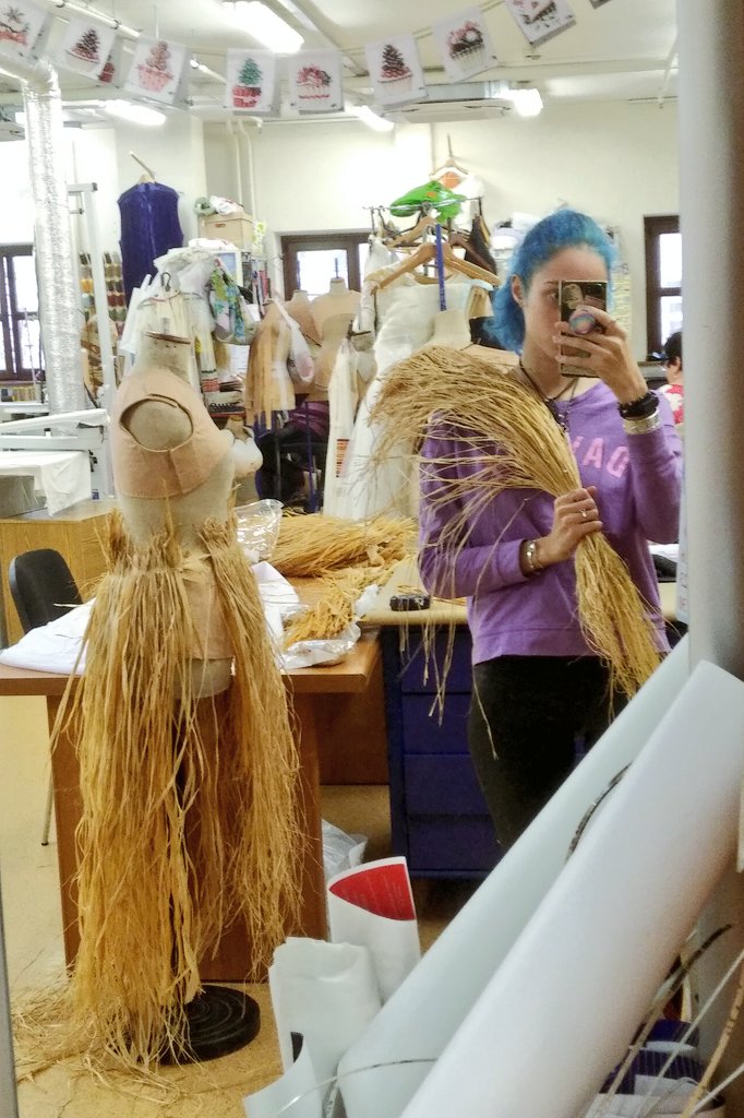 «Хочешь большой и чистой любви? - Приходи на сеновал»
А больше я вам ничего не скажу