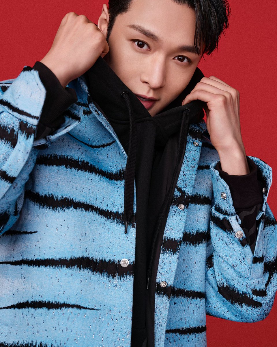 yixing pics tweet media