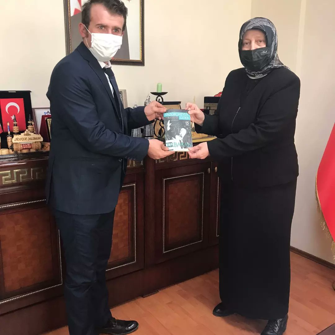 YenidenGenclik's tweet photo. Gençlik Kolları başkanımız sayın @EmrahPala0655 'nın beraber sincan mili egitim müdürlüğünü ziyaret ettik 
#SİNCANİÇİNBİZVARIZ 
@melihguuner 
@DemirkolMucahid 
@gencrefah 
@gencrefahankara https://t.co/wlewbn3RyL