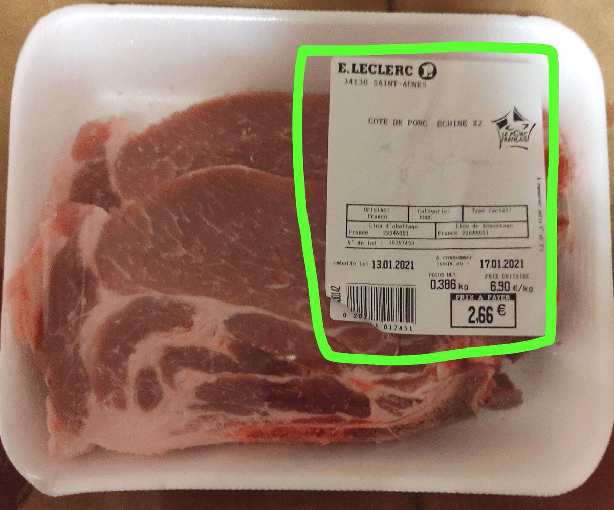 ChLambert_FICT's tweet photo. L’ARNAQUE DES PROMOS côtes de porc #Leclerc en 2 photos 😡 

• 1,69 €/kg en «promo» en 01/ 2022 
• 6,90 €/kg hors promo le 17/01/2021 alors que la cotation porc était à 1,20€/kg…+bas qu’en 01/2022 !
Moralité:
•Marge 72% !
• #LECLERC s’engraisse sur le dos des éleveurs ! https://t.co/g1ZplcLmRn
