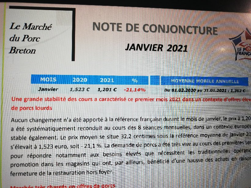 L’ARNAQUE DES PROMOS côtes de porc #Leclerc en 2 photos 😡 

• 1,69 €/kg en «promo» en 01/ 2022 
• 6,90 €/kg hors promo le 17/01/2021 alors que la cotation porc était à 1,20€/kg…+bas qu’en 01/2022 !
Moralité:
•Marge 72% !
• #LECLERC s’engraisse sur le dos des éleveurs !