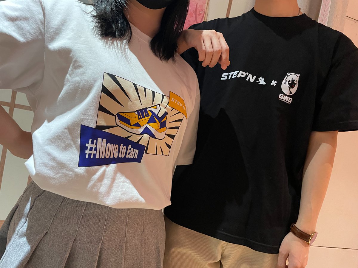 GWG_GameFi's tweet photo. 🥳✨苍耳小姐制作的 GWG x STEPN 文化衫周边来啦！抽10人送出！获得方式：

✅关注并RT
✅晒出你的APP运动截图及运动心得
✅Tag #Move2Earn 并 @Stepnofficial @GWG_GameFi 

最佳推文将获得T-shit + 鞋盒NFT，其他9位将获得Tshit + 20GST

⏰活动时间72h，Let's go～🏃‍♀️🏃 https://t.co/2sQ7Ua7qiu