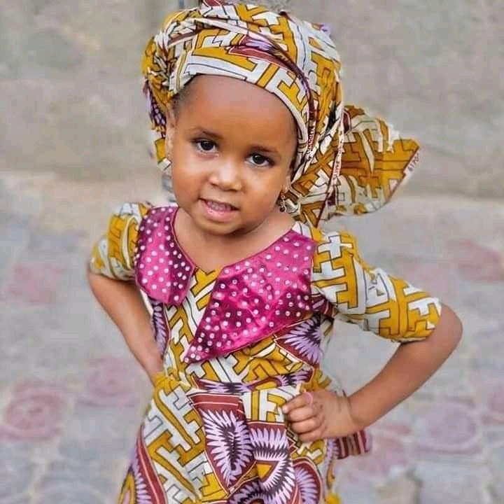 FatimaI15056564's tweet photo. 5-year-old Hanifa was allegedly kidnapped &amp; killed by her school teacher.The accused has confessed to abducting her &amp; demanding N6m.When she recognised him,he poisoned her &amp; buried her in a shallow grave.He led police to the grave where her body was recovered
#JusticeForHanifa https://t.co/c29Ggd48QI