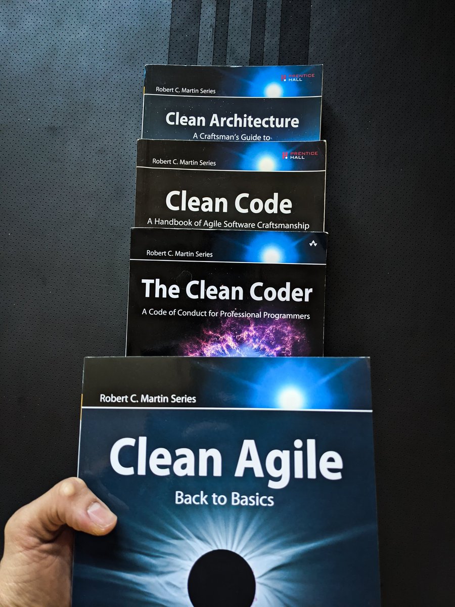 Fer_Prieto's tweet photo. Just got a new missing piece of the collection. Hopefully it will be as good as the other three 🙌🏼 ❤️ #cleancode #cleancoders @unclebobmartin https://t.co/IXdVJGXt4R