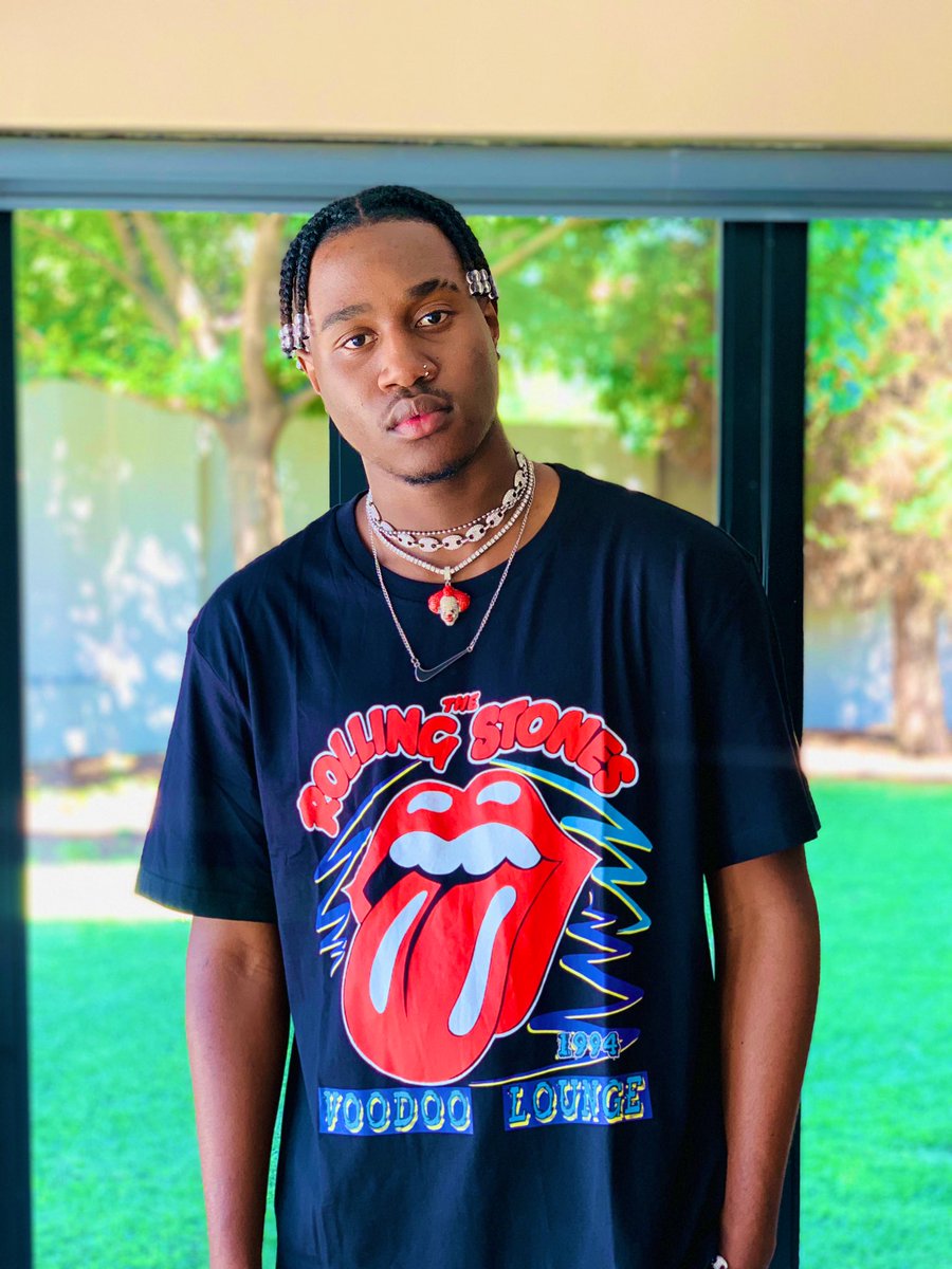 YeezirN's tweet photo. Good Afternoon ☀️ 
The vibe music video out now 🚀🚀🌎🇳🇦 https://t.co/dCEqbsNrGk
Please RT https://t.co/08SGHpzA7M
