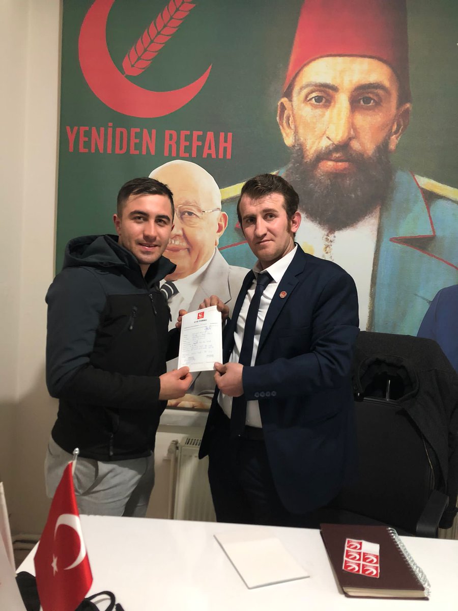 YenidenGenclik's tweet photo. Gençlik Kolları başkanımız sayın @EmrahPala0655 katılımıyla ailemize hüseyin ve samet kardeşlerimiz kazandık
#SİNCANİÇİNBİZVARIZ 
@melihguuner 
@DemirkolMucahid 
@gencrefah 
@gencrefahankara https://t.co/HTwDaoOPx1