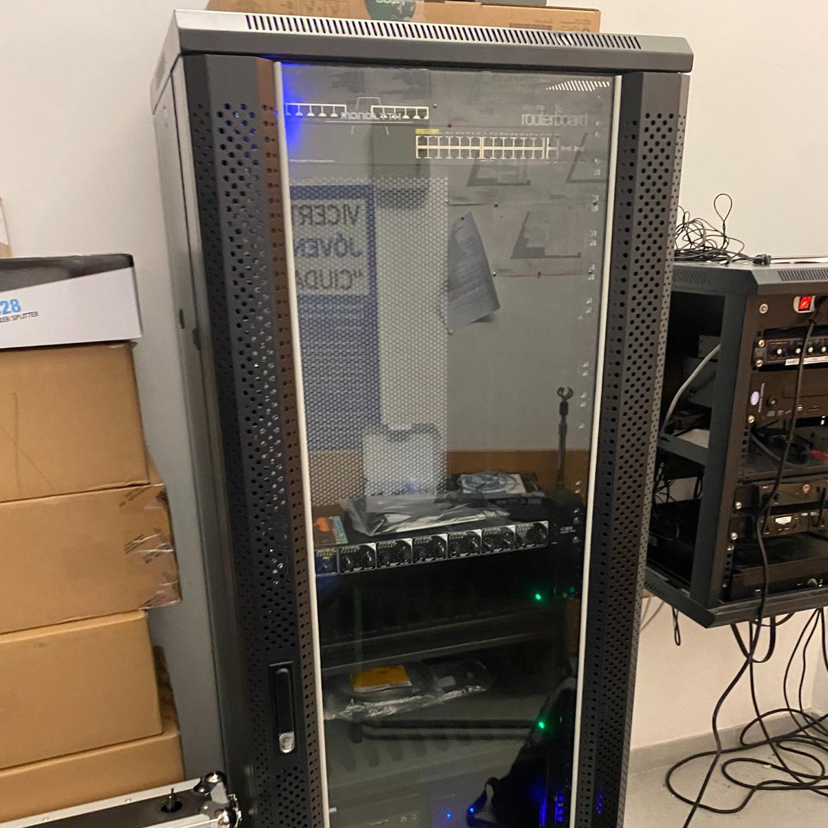 mrpcinformatica's tweet image. Instalación de sistema de sonido y grabación de video para conferencias en diferentes departamentos del #AyuntamientoAlgeciras
.
.
📍 bit.ly/2tx1bML
.
.
#GrupoMRmarbella #MRInformatica #Marbella #Informatica #WiFi #SistemadeSonido #Ayuntamiento #Algeciras #Camaras