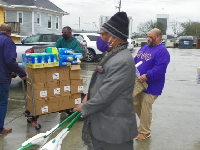 sportsguymarv's tweet photo. The brothers of @OfficialOPPF (Lambda Phi Chapter) donated several boxes of cleaning solution, wipes, towels, gift cards, coloring book and more to support the Crisis Line and Safe House of Central  #service #middlega #middlegaques #maconga #OmegaPsiPhi #LambdaPhiQues Georgia. https://t.co/zgbt0I0h08