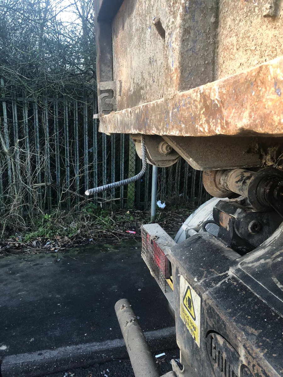 MPSRTPC's tweet photo. Officers from #NorthCVU stopped this vehicle on #Targetroundabout @ealingMPS driver reported for having a load likely to cause danger. Offending item ground off before leaving the location. #MPSCvu #roadsafety https://t.co/bLVUs7pFNA
