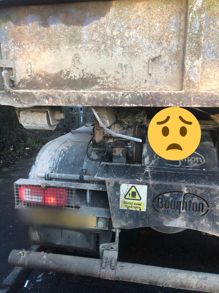 MPSRTPC's tweet photo. Officers from #NorthCVU stopped this vehicle on #Targetroundabout @ealingMPS driver reported for having a load likely to cause danger. Offending item ground off before leaving the location. #MPSCvu #roadsafety https://t.co/bLVUs7pFNA