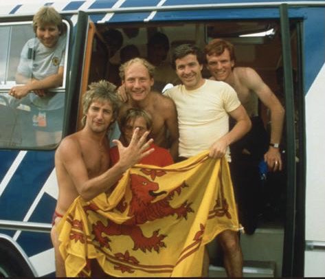 Good morning.  It s Friday and here s a belter of photo ! Oh and Happy Birthday  Alex McLeish. 