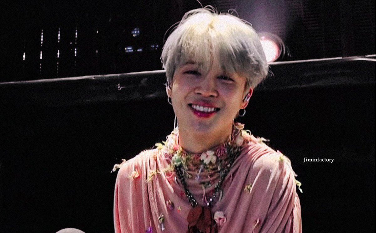jiminfactory's tweet image. 📸 this jimin looks like the prettiest angel ♡