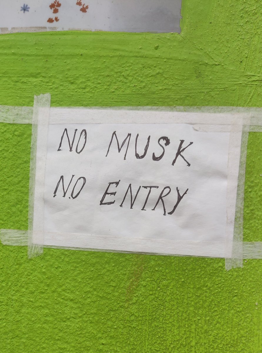 VivekagarwalAt's tweet photo. Disclaimer at a doctor's chamber in burdwan, West Bengal. @elonmusk @WHCOVIDResponse @ICMRDELHI https://t.co/1pa7GkDPaC