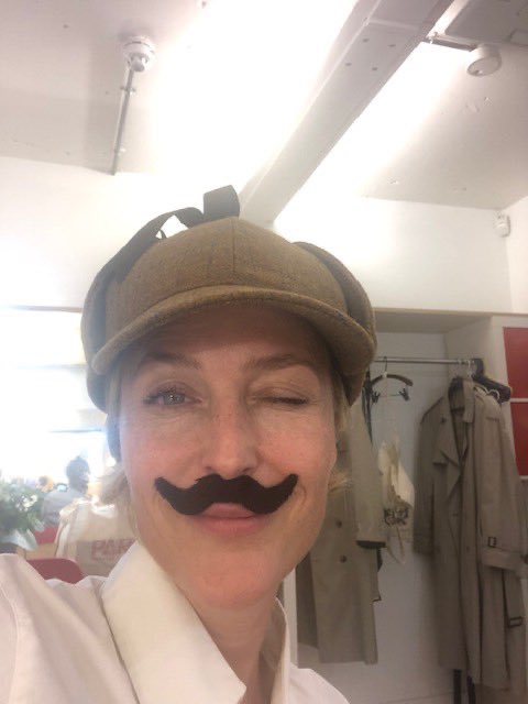 Pass the pipe and deerstalker. I'm solving the murder mystery in Whodunnit [Unrehearsed] 2 <a href="/ParkTheatre/">Park Theatre</a>. 
The twist? NO rehearsal - just a hidden earpiece to help!

A special fundraiser. You'll kill for a ticket!
9 Feb – 12 Mar

 👉 parktheatre.co.uk/whats-on/whodu…

#whodunnitunrehearsed