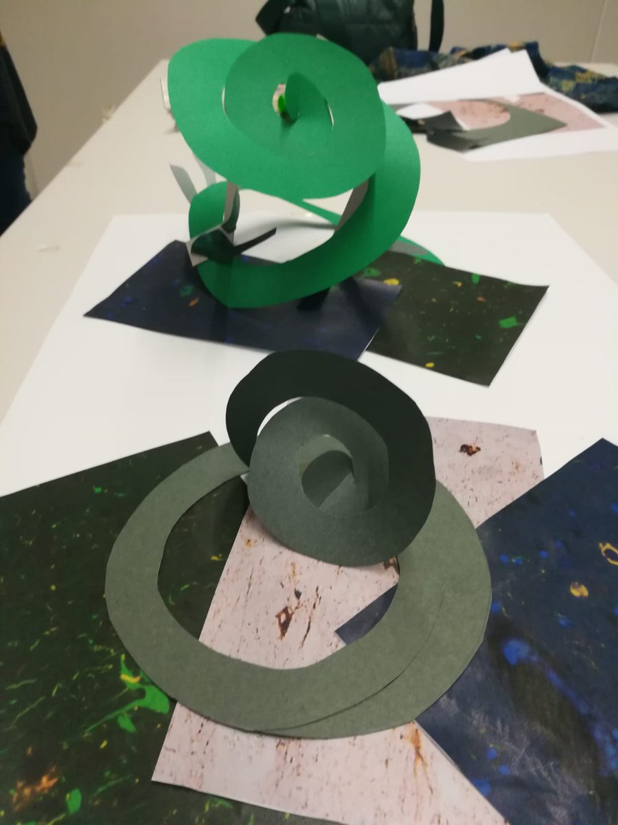 🎨🧪Art i ciència, dos formes de coneixement amb molts vincles en comú. Ahir l'<a href="/EscolaGayarre/">Escola Gayarre</a> va aprofundir-hi indagant en la relació entre el cervell i l'art de la mà de <a href="/DimasFabregas/">Dimas Fàbregas Gomis</a> amb la col·laboració de l'<a href="/IBECBarcelona/">IBEC</a> i la <a href="/fundaciomiro/">Fundació Joan Miró, Barcelona</a> #articiencia #eduscience