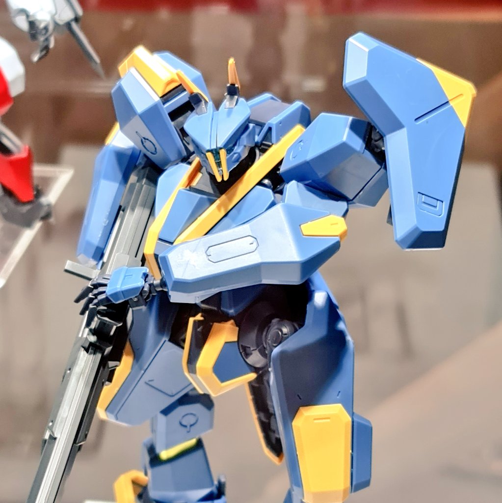 phoetoet's tweet photo. Cakep...perlu nabung tapinya ya.. #gundam https://t.co/4gNCaOAsEj