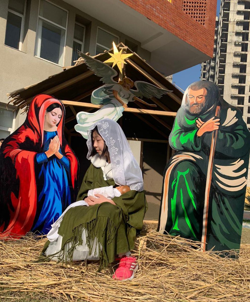 prashant5_gupta's tweet photo. Young learners of Form 5 participated in storytelling using props for the Christmas carnival. They performed a Nativity scene and gave the perfect feel for the Christmas
@Prometheus_Edu @AneeshaSahni @KetakiKTweets @deepananda @aanchalshah16 @rachelbrahmdev 
#PYPdrama #Iblearner https://t.co/lWOCrGVwUX