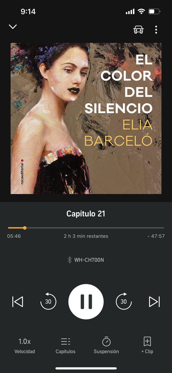 It’s the second time I’ve read this book and it’s just as good as the first time, anyone else reading something in their target language this month? #langtwt #languagelearning