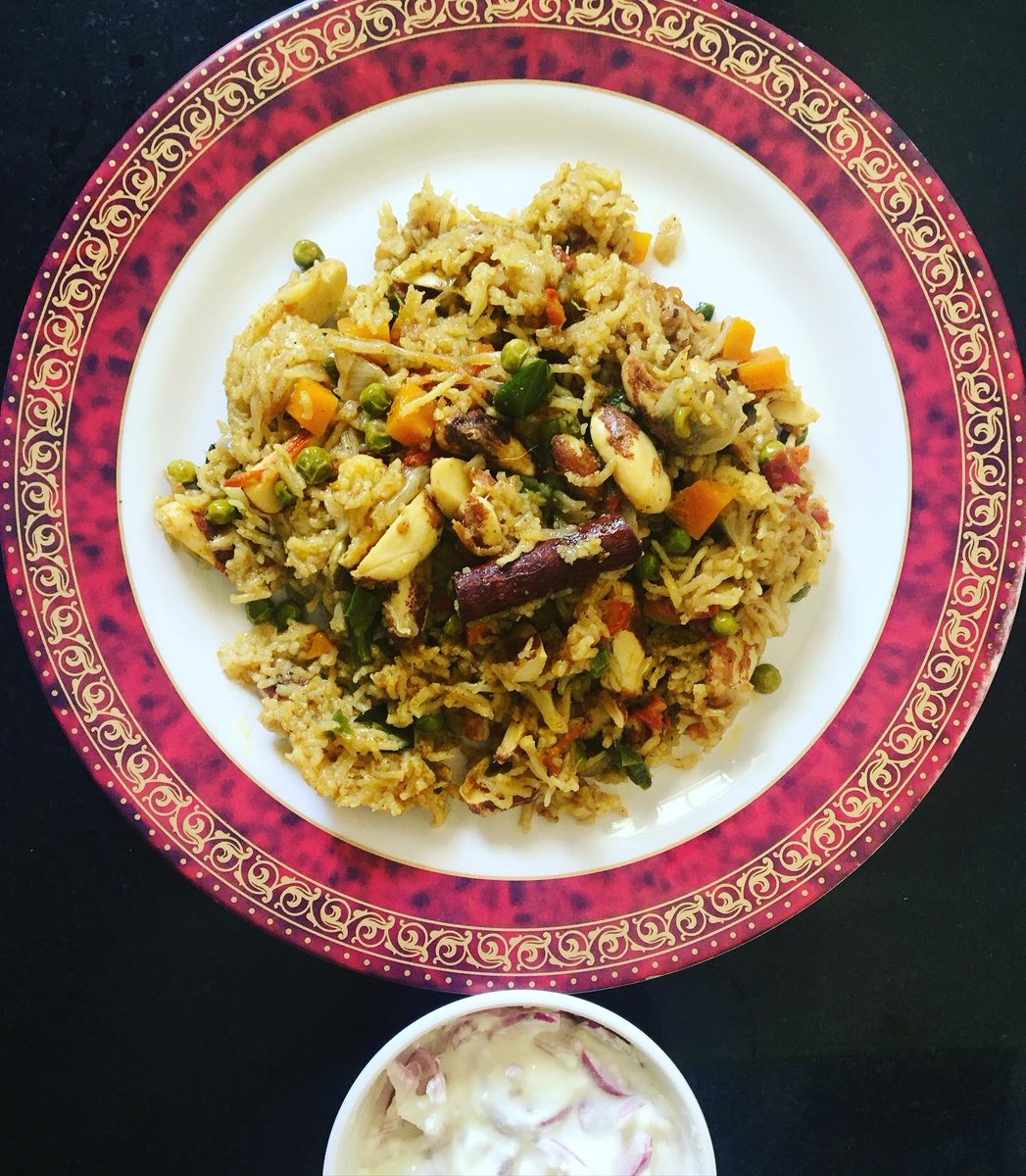 AngelinJemi's tweet photo. Chakka kottai( Jackfruit seed) Biriyani 😍🤤 with onion raitha 

#biriyani #biryani #vegan #vegbiryani #veganfood #vegetarian #jackfruit #jackfruitseeds #healthyfood #homemade #homemadefood #brunch #lunch #dinner #tamilfood #southindianfood #indianfood #nagercoil #lajkitchen https://t.co/dxkd1nO5mN