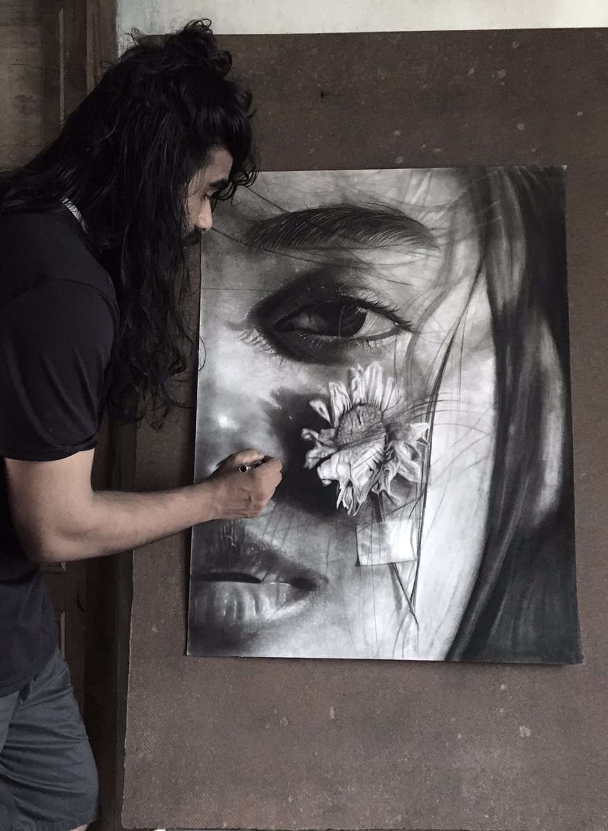 jojivisakh's tweet photo. ‘SUNFLOWER’
Large size drawing and sketch book drawing 
#NFTCommunity #NFT #nftcollector https://t.co/lQnJHTfVLH