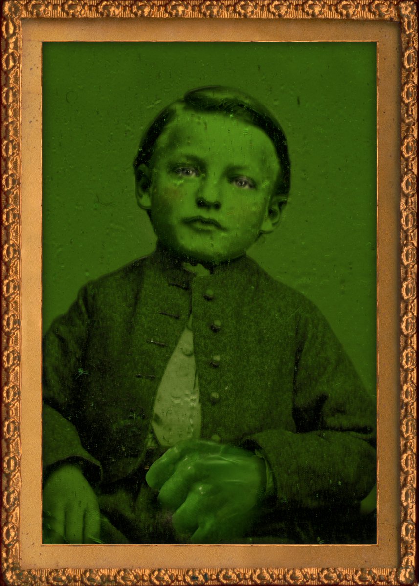 <a href="/nfttank/">Tank</a> I'm a visual artist from Spain who collects old photographs and edits them in a way to make them look surreal and fantastic. Rumours say that Alabama is actually two people, but then again, who isn’t at least two people?
Superheroes by Alabama 🌹
0.05 ETH
opensea.io/collection/ala…