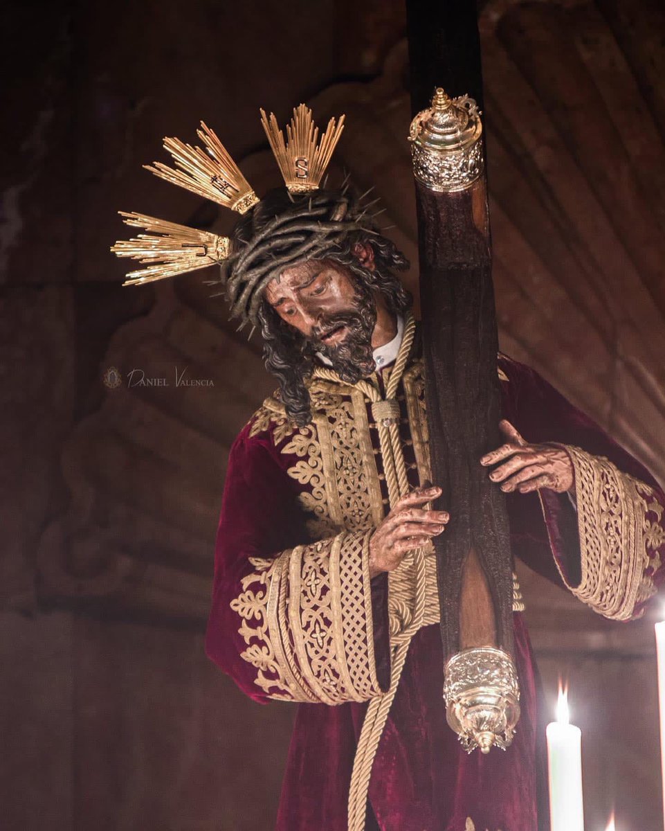 curro11k8's tweet photo. Un #viernesdelseñor más que comenzamos fuera de sevilla y acabaremos en S. Lorenzo. Da igual el punto de partida al final siempre se converge en Él https://t.co/W7ulK5x9IL
