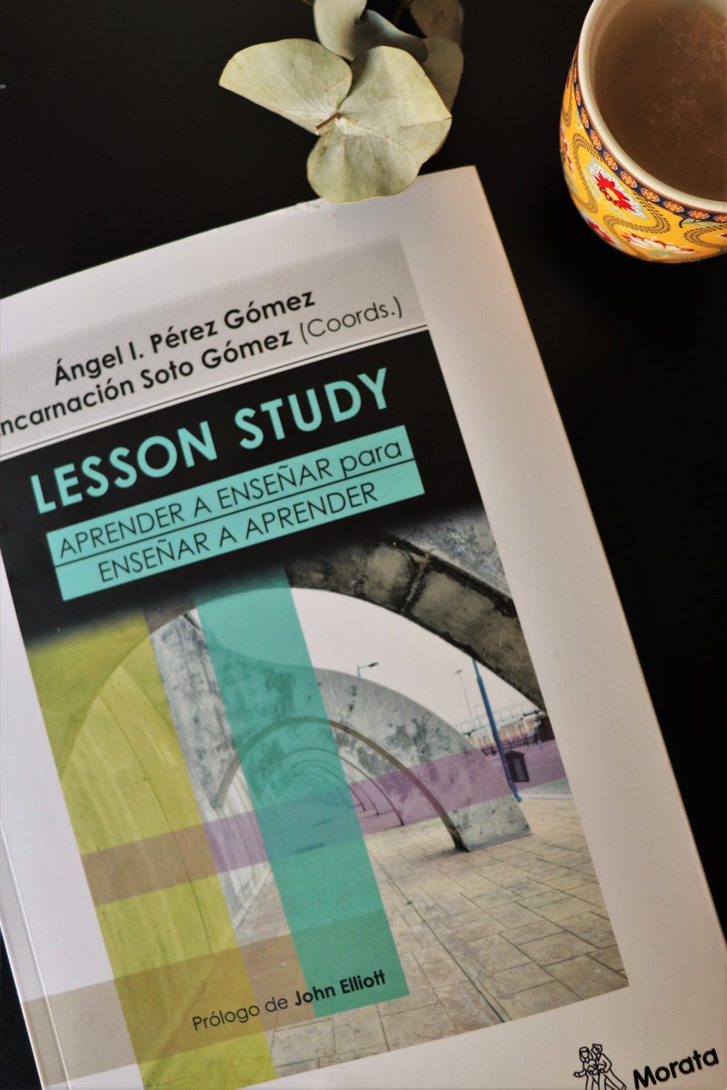 Por fin en mis manos!! Gracias al grupazo que compone este libro por enseñarme tanto y por ofrecerme un espacio donde poder emerger. 
Estamos deseando leer las reflexiones que este trabajo de varios años os despierta 👀
Lo podéis encontrar en edmorata.es/libros/lesson-…
#lessonstudy